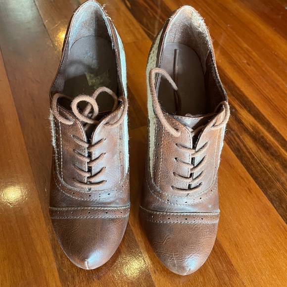 Charlotte Russe lace platform heels - Picture 6 of 8